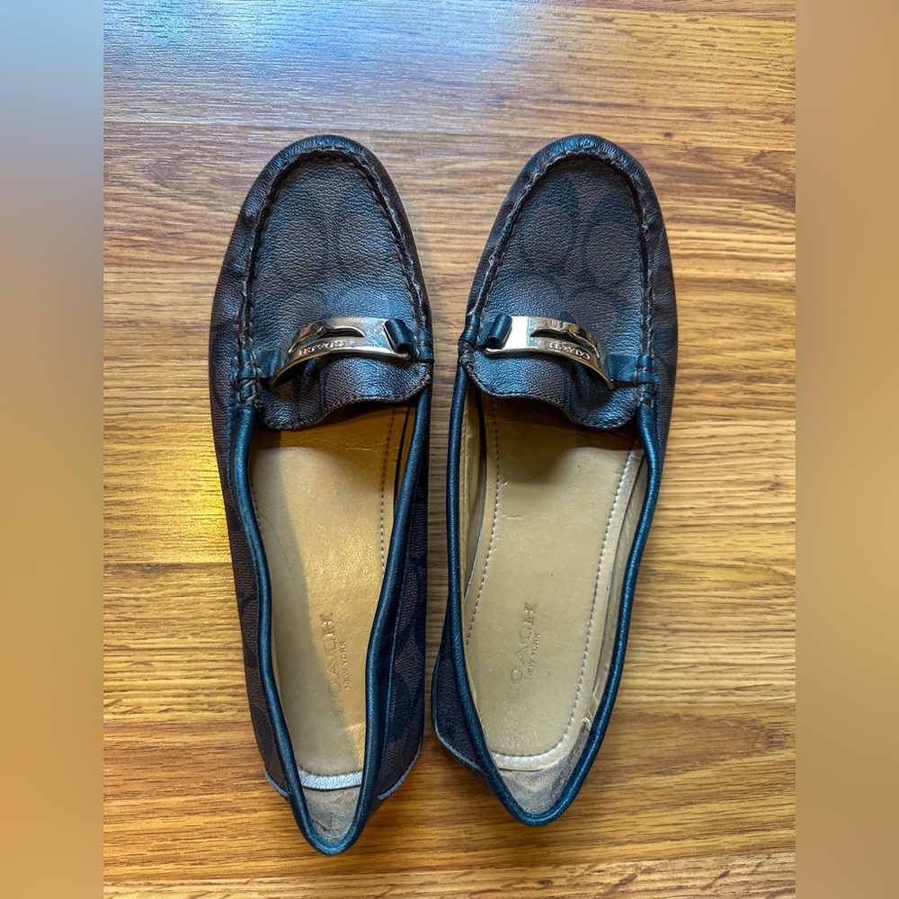 Coach loafers size 8B US 
Serial number A8934